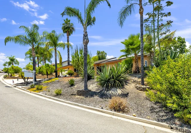 22862 Calcutta Dr — photograph 3 of 30